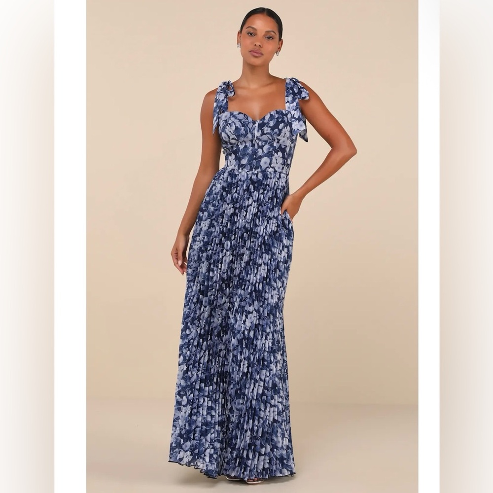Lulus Women Dress Maxi Size S Navy Blue Floral Print Strap Wedding Guest Pleated